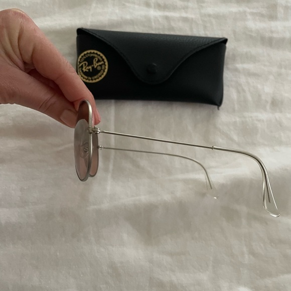 Ray-ban sunglasses. Used in great condition - Picture 2 of 4